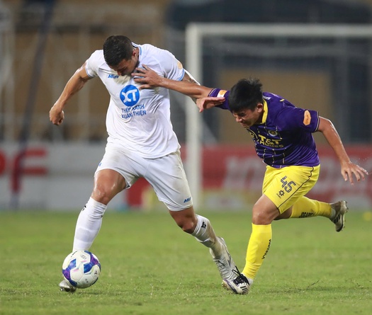 Hà Nội thua sốc, Nam Định không có Xuân Son vẫn tiến gần ngôi vương