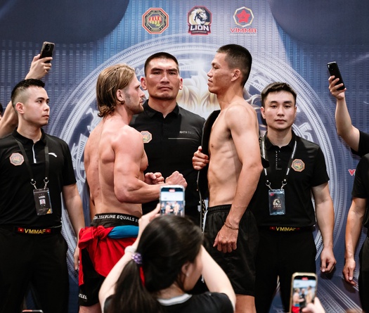 Trực tiếp LION Championship 22: Phạm Công Minh bảo vệ đai trước Zakhar Dmitrychenka