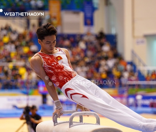 Hơn đối thủ 0.033 điểm, hot boy Xuân Thiện giành HCV World Cup TDDC 