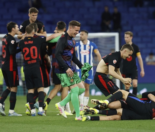 Barcelona lội ngược dòng giành chức vô địch trước Real Madrid như thế nào?