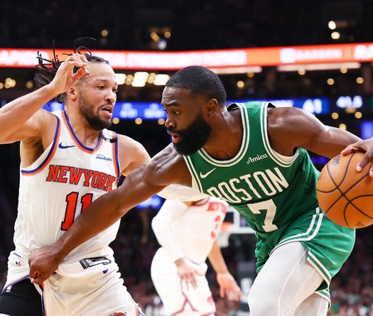 Phòng thủ và một người hùng bất ngờ: Chìa khoá kéo dài mùa giải của ĐVKĐ Boston Celtics