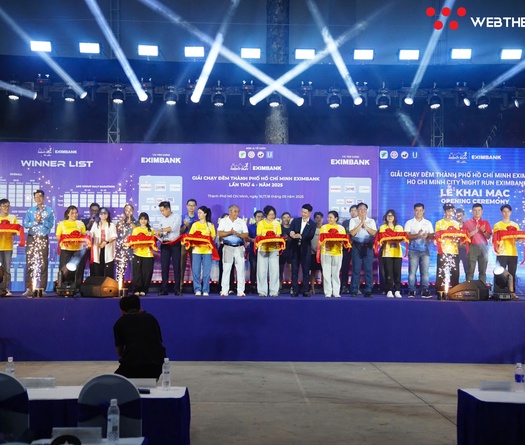 Lễ hội Ho Chi Minh City Night Run Eximbank 2025 bắt đầu