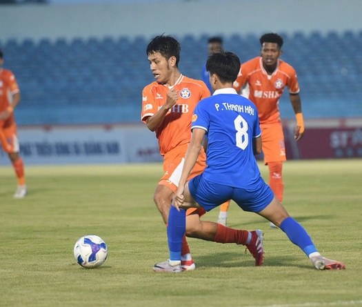 Đua trụ hạng V.League: Kịch tính đến không ngờ