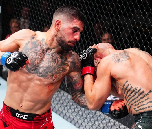 UFC 317: Charles Oliveira phải chuẩn bị cho một đêm tồi tệ khi đấu Ilia Topuria