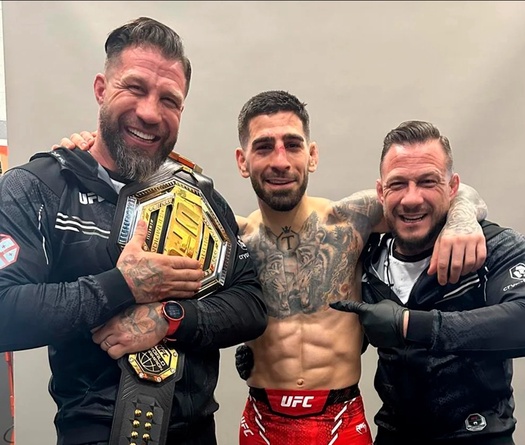 Ilia Topuria chia tay dàn huấn luyện viên thân tín ngay trước UFC 317