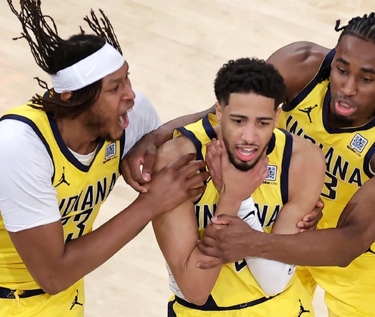 Tyrese Haliburton ném buzzer-beater không tưởng, Pacers ngược dòng điên rồ ở chung kết miền Đông NBA Playoffs 2025