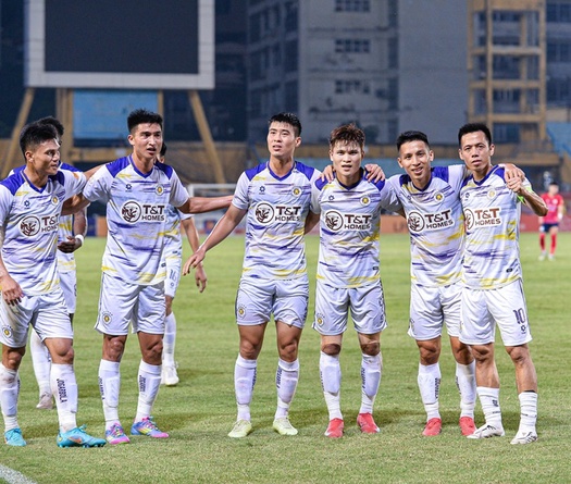 Thắng CAHN trong thế thiếu người, CLB Hà Nội níu kéo cơ hội vô địch V.League