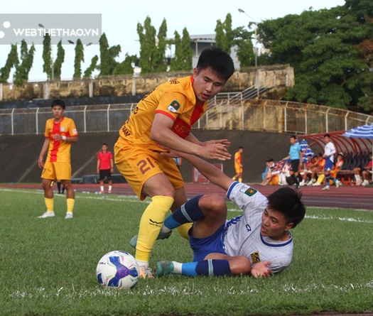 Công Phượng chưa chắc đá play-off, xác định đội duy nhất xuống hạng Nhì