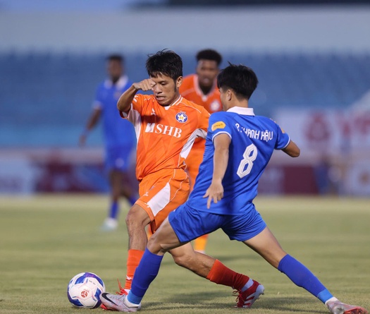 CLB Bình Định lâm nguy, Đà Nẵng và Quảng Nam tránh vé đá play-off V.League