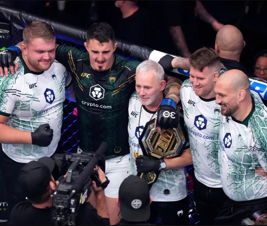 Tom Aspinall không đáng phải lên ngôi vô địch UFC như vậy