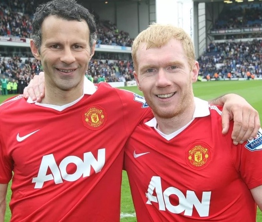 Sự cố khiến Ryan Giggs và Paul Scholes đến Việt Nam trễ