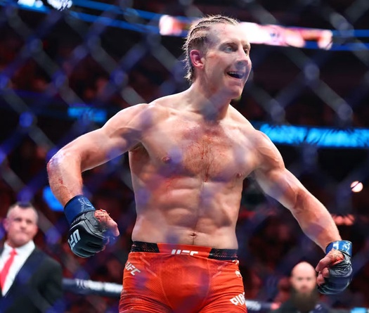 Paddy Pimblett đòi giải quyết Ilia Topuria "bằng 700 cú chỏ"