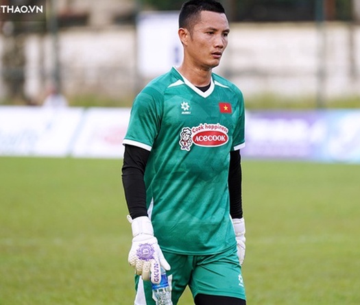 Tranh cãi Đình Triệu vượt mặt Nguyễn Filip để hay nhất V.League 