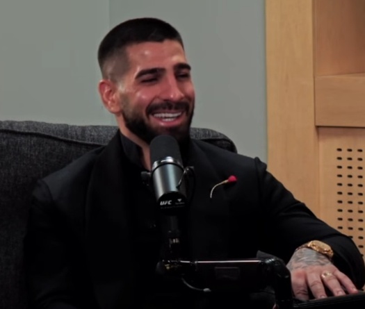 Ilia Topuria hứa với UFC "không đuổi theo Islam Makhachev"