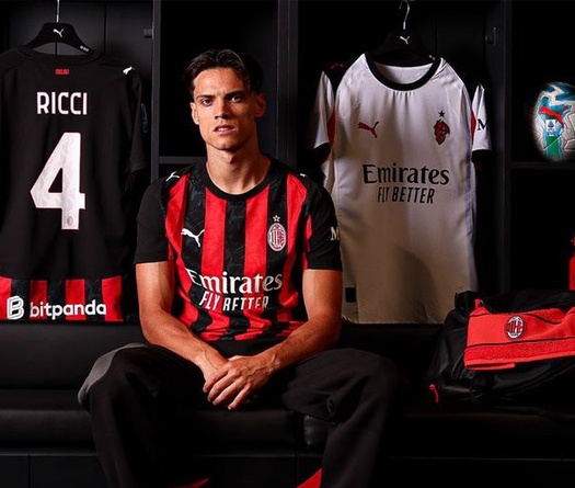 Đội hình AC Milan 2025/2026: Danh sách, số áo cầu thủ chi tiết