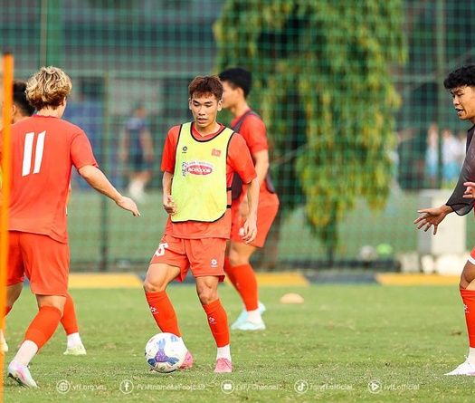 HLV Kim Sang Sik loại cầu thủ trẻ hay nhất V.League ở U22 Việt Nam