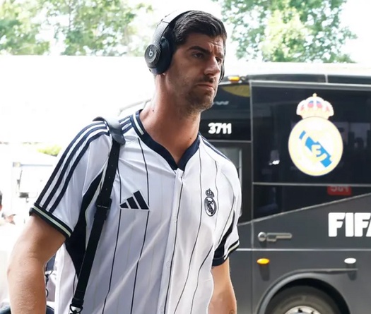Chuyển nhượng Real Madrid mới nhất 2025: Real Madrid gia hạn với Courtois
