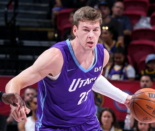 Ghi gần 30 điểm mỗi trận, tài năng trẻ Kyle Filipowski trở thành MVP NBA Summer League 2025