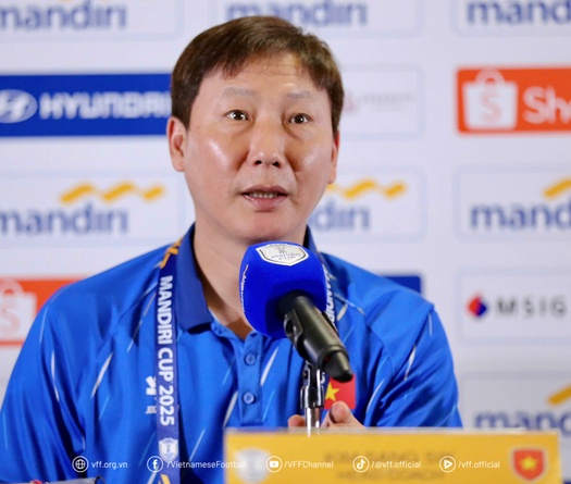 HLV Kim Sang Sik khen U23 Malaysia dù bị loại sớm