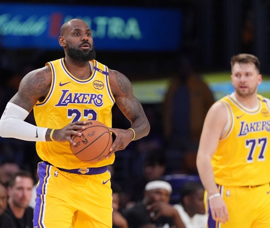 Sau khi “chốt đơn” Luka Doncic, Los Angeles Lakers hy vọng trói chân nốt LeBron James