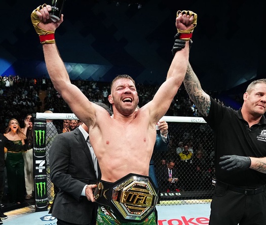 Dricus Du Plesssis có thể vượt huyền thoại vĩ đại nhất hạng trung nếu thắng ở UFC 319?