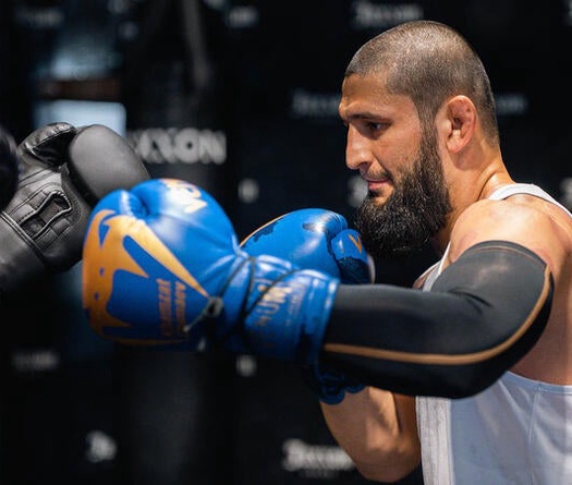 Khamzat Chimaev thách thức cỗ máy thể lực khó nhất giới võ sĩ, tự tin cho UFC 319 