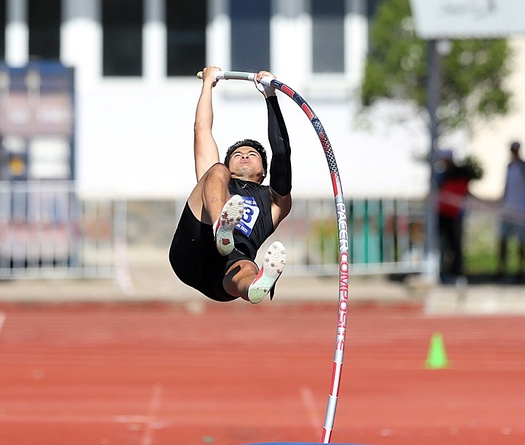 Hot-boy mang hai dòng máu nhắm "kỷ lục nhảy sào chưa từng có" của Điền kinh Việt Nam