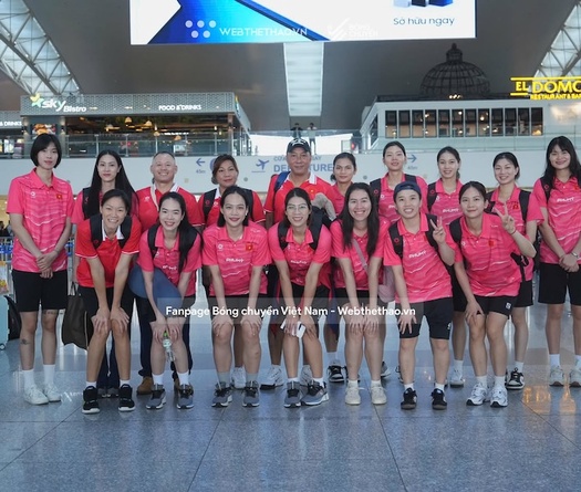 Đội tuyển bóng chuyền nữ Việt Nam khởi hành tới Thái Lan sẵn sàng cho giải vô địch thế giới