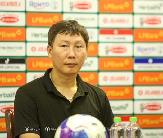 Dứt điểm kém, HLV Kim Sang Sik cảnh báo U23 Việt Nam trước trận quyết định