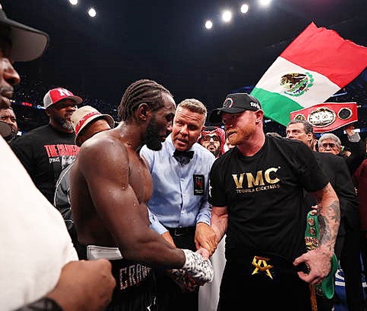 Crawford bất ngờ... trả lại đai cho Canelo, bao giờ diễn ra trận tái đấu?