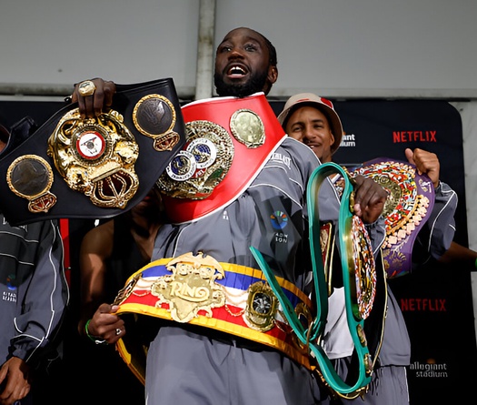 Crawford coi thường Topuria ra mặt: Cậu ta tuổi gì so với Conor