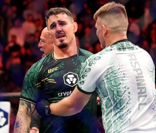 Tom Aspinall phí mất 3 tới 4 trại huấn luyện chỉ để chờ Jon Jones