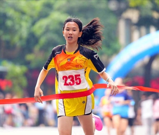 Giải chạy Báo Hànộimới 2025 ghi dấu ấn đẹp từ cô bé học sinh đến VĐV chuẩn bị thi SEA Games 33
