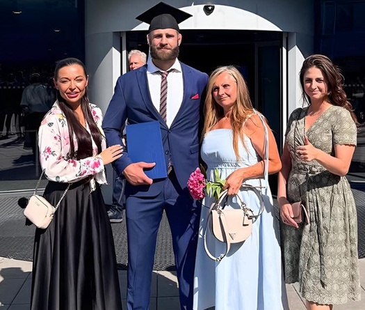 Jiri Prochazka tiết lộ lý do bất ngờ khi lấy bằng thạc sĩ trước UFC 320