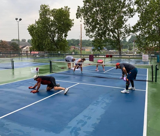Người chơi pickleball bức xúc với chính sách cứng nhắc của chủ sân khi Hà Nội ngập lụt