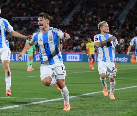Đồng đội mới của Messi trở thành người hùng của U20 Argentina lọt vào chung kết