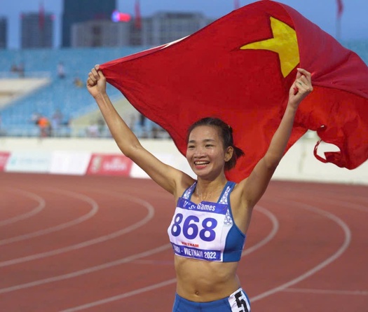 Coolmate hợp tác cùng “Nữ hoàng điền kinh” Nguyễn Thị Oanh ra mắt bộ sưu tập “Nhỏ bé mà phi thường” 