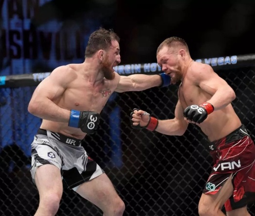 UFC 323 Merab Dvalishvili vs Petr Yan: Sự khác biệt lớn khi thay đổi lồng đấu