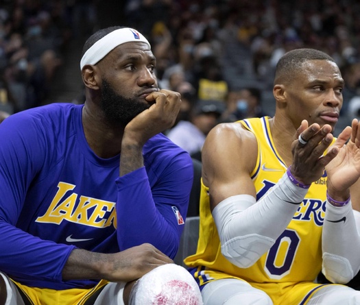 Nguồn tin nội bộ NBA: Russell Westbrook coi LeBron James là "kẻ giả tạo"