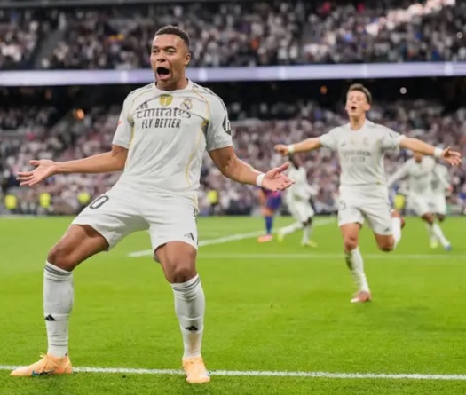 Ghi bàn ở Siêu kinh điển, Mbappe trở thành "quái thú trắng" của Barcelona