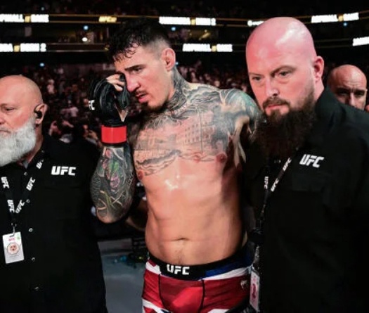 Tom Aspinall bị chọc mắt, UFC 321 kết thúc trong thảm họa
