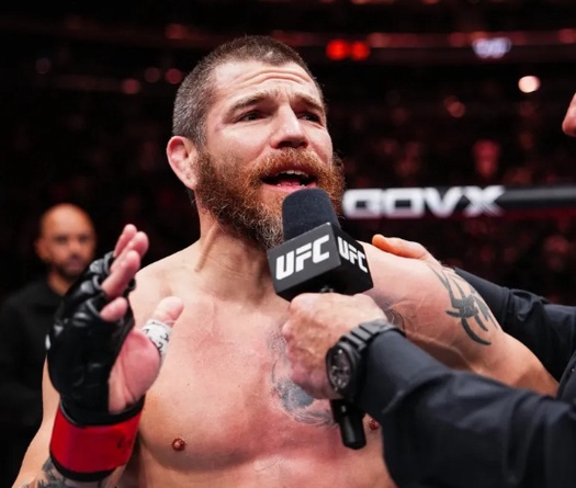 Lão tướng UFC phẫn nộ vì "sự cố chọc mắt": Đừng nói là tai nạn