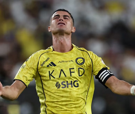 Benzema loại Cristiano Ronaldo khỏi Cúp Nhà vua