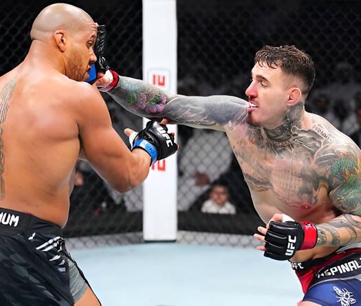 Tom Aspinall "vẫn chưa thấy gì" sau hai ngày từ cú chọc mắt ở UFC 321