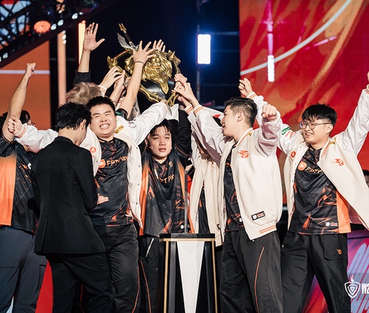 Những dư âm sau chức vô địch nghẹt thở của Team Flash tại ĐTDV Mùa Đông 2025