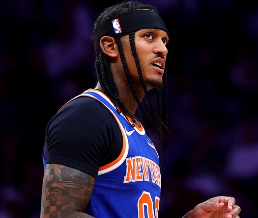 Ngôi sao bóng rổ Philippines trải lòng về khó khăn khi hòa nhập với New York Knicks