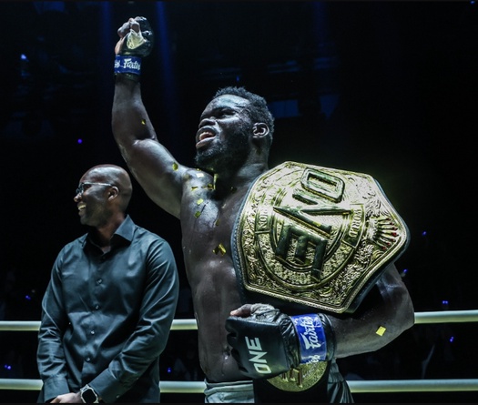 Reug Reug gặp tai nạn xe hơi, rút khỏi trận tái đấu tranh đai với Anatoly Malykhin tại ONE 173