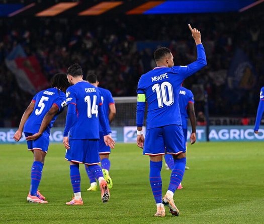 Mbappe đạt 400 bàn thắng nhanh hơn Messi và Cristiano Ronaldo