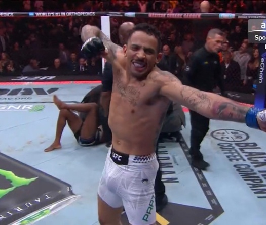 UFC 322: Carlos Prates một đấm ru ngủ cựu vương Leon Edwards