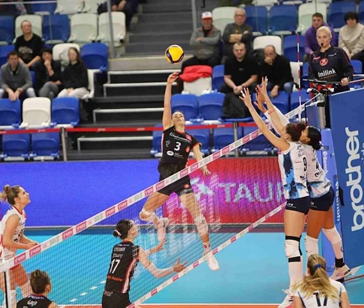 ŁKS Commercecon Łódź áp đảo ITA Tools Stal Mielec, tiến thẳng vào bán kết Tauron Liga